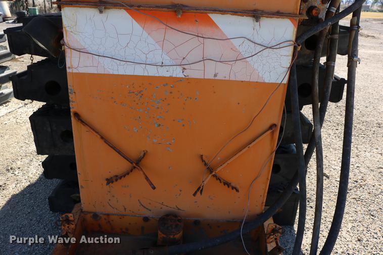 image for item DC3721 Henderson Chief FSHSSM7/9 stainless steel spreader