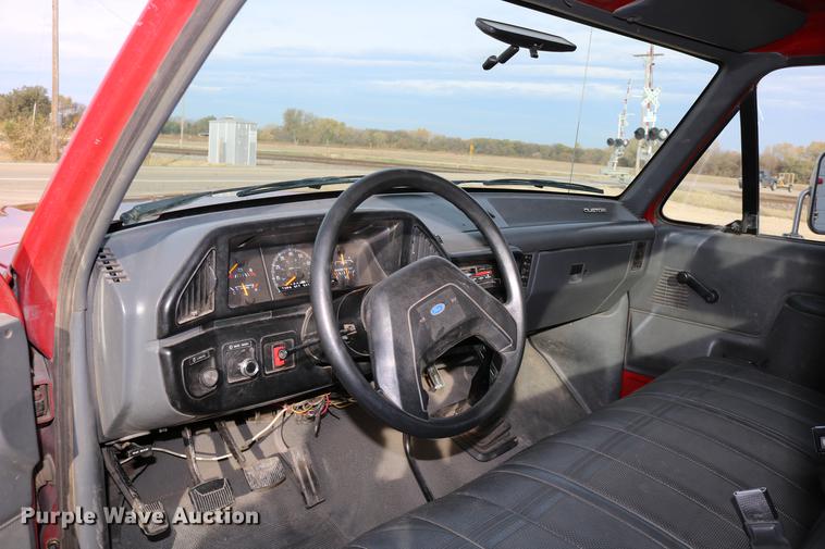 image for item DC3747 1990 Ford F350 fire truck