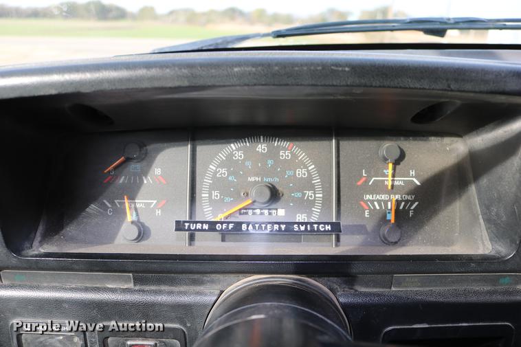 image for item DC3747 1990 Ford F350 fire truck