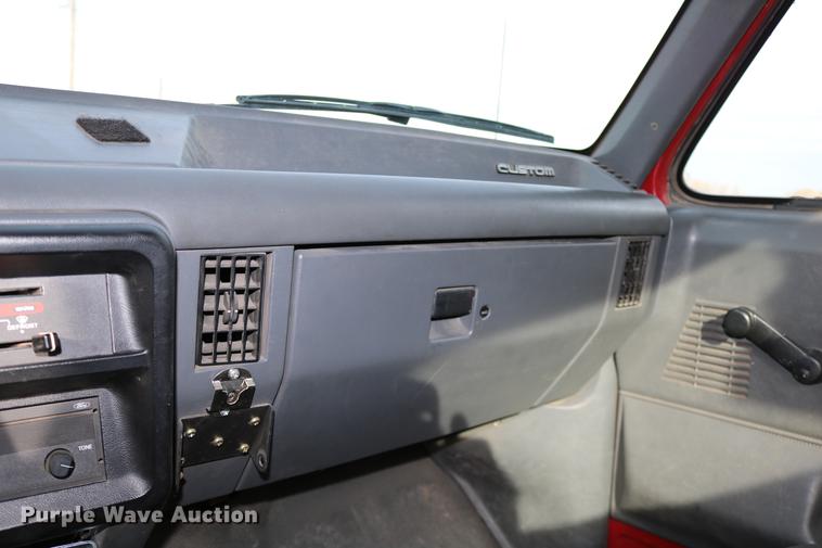 image for item DC3747 1990 Ford F350 fire truck