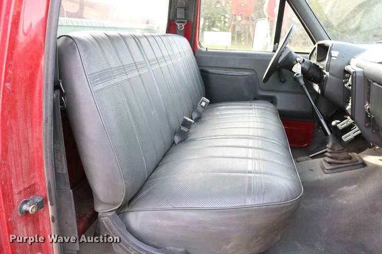 image for item DC3747 1990 Ford F350 fire truck