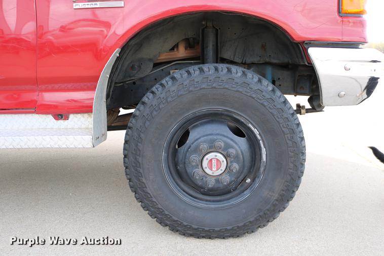 image for item DC3747 1990 Ford F350 fire truck