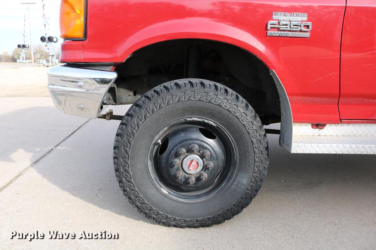 image for item DC3747 1990 Ford F350 fire truck