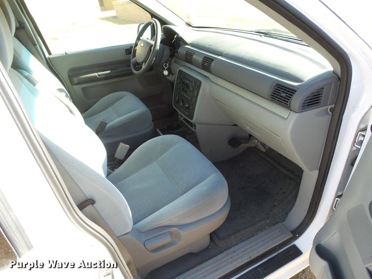 image for item DC3758 2005 Ford Freestar van
