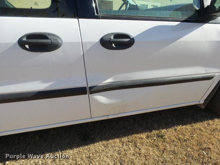 image for item DC3758 2005 Ford Freestar van