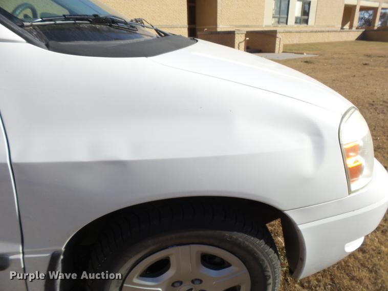 image for item DC3758 2005 Ford Freestar van