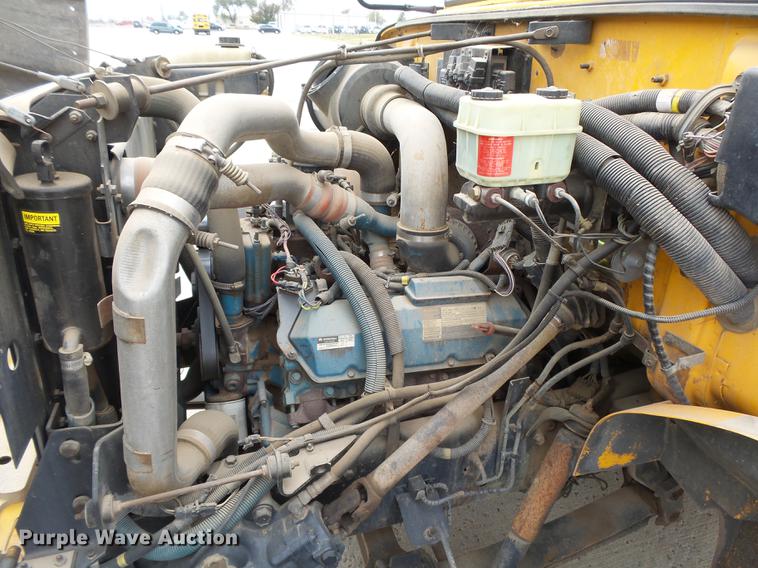 image for item DC3762 1997 International 3800 school bus