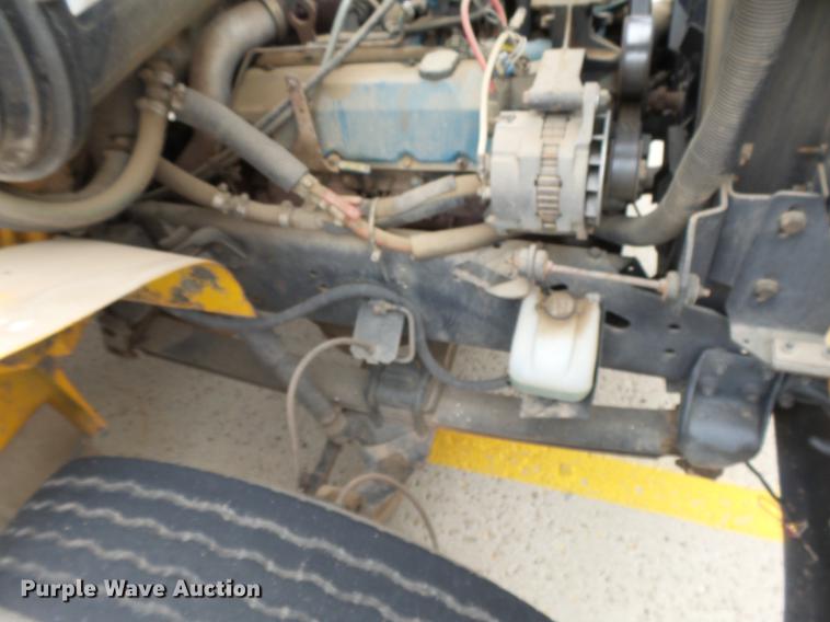 image for item DC3762 1997 International 3800 school bus