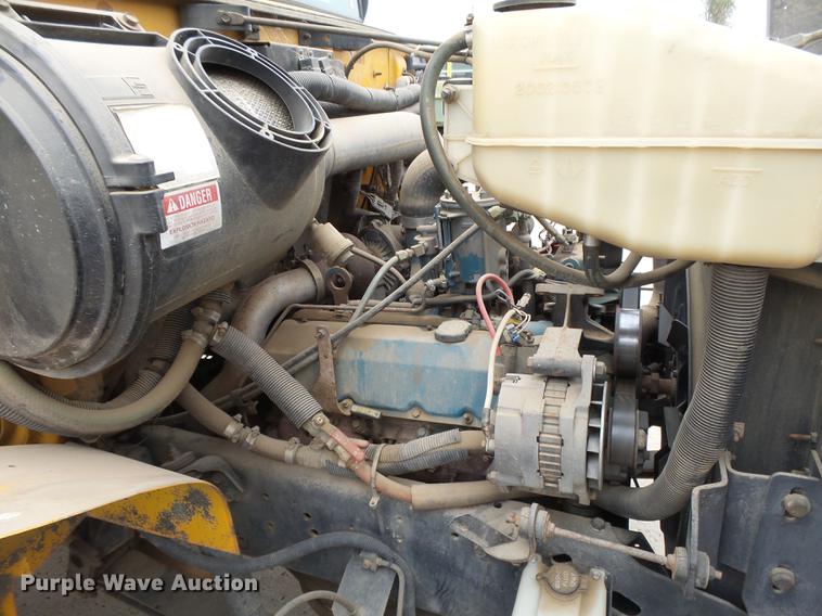 image for item DC3762 1997 International 3800 school bus