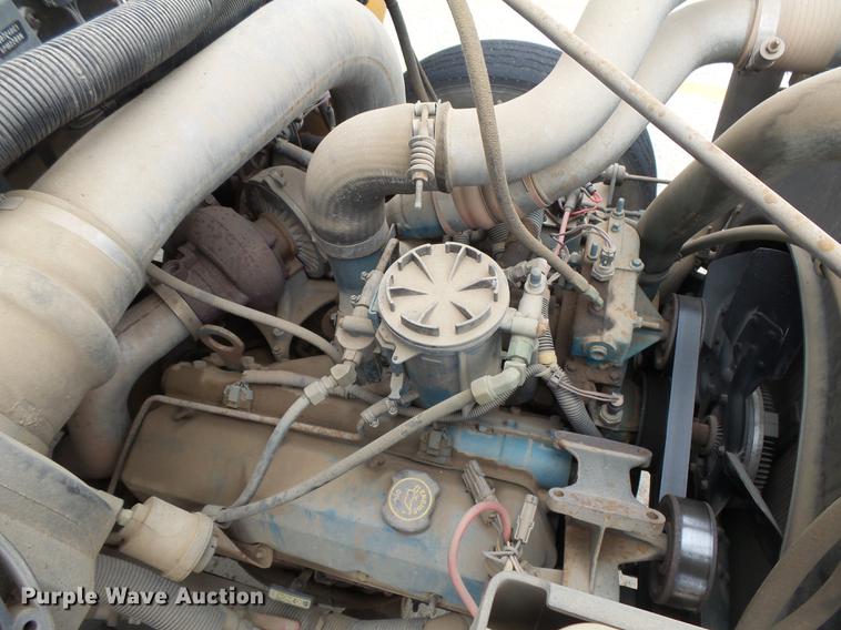 image for item DC3762 1997 International 3800 school bus