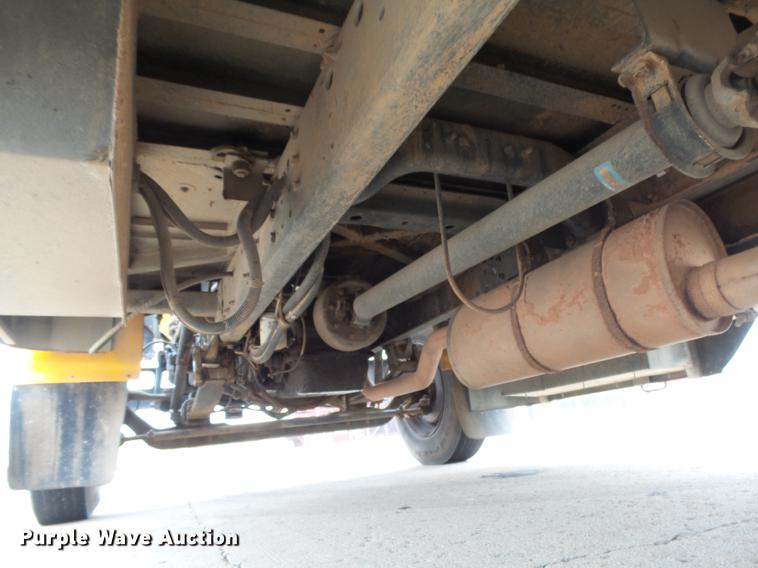 image for item DC3762 1997 International 3800 school bus