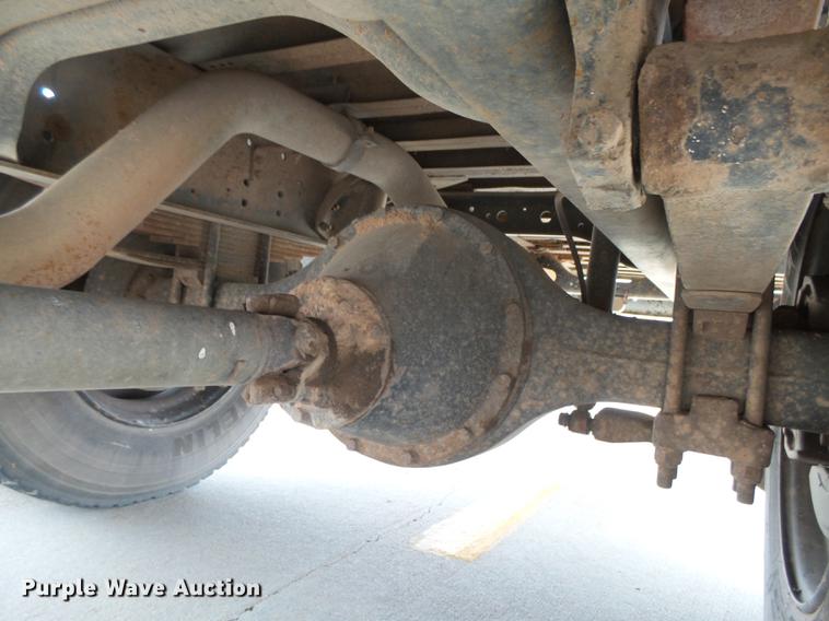 image for item DC3762 1997 International 3800 school bus