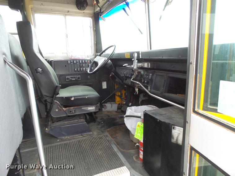 image for item DC3762 1997 International 3800 school bus