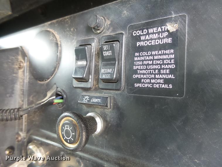 image for item DC3762 1997 International 3800 school bus