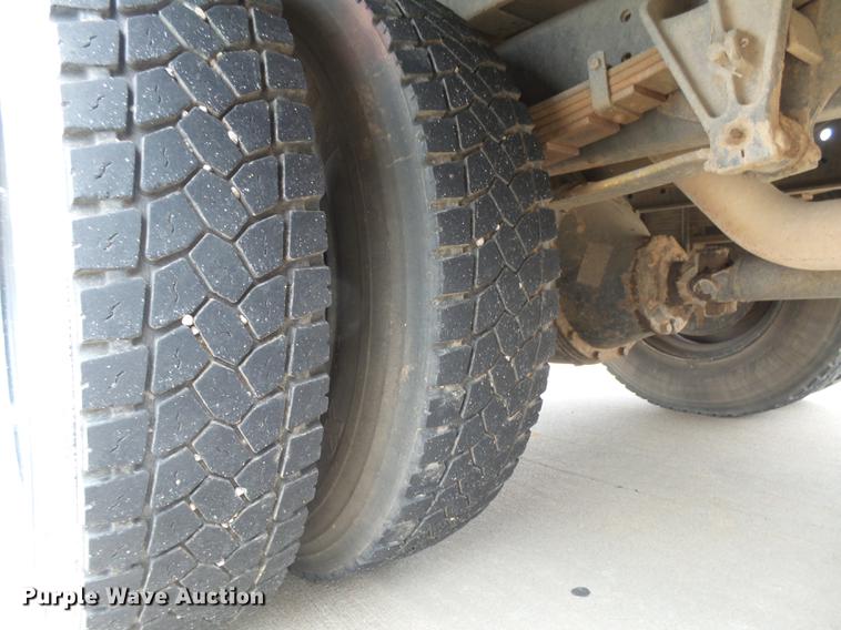 image for item DC3762 1997 International 3800 school bus