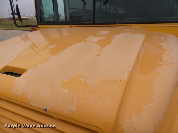 image for item DC3762 1997 International 3800 school bus