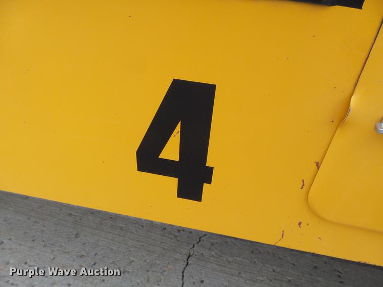 image for item DC3762 1997 International 3800 school bus