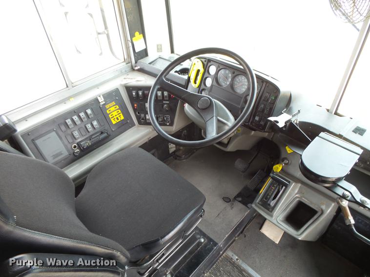 image for item DC3763 2001 Freightliner FS65 Thomas Built school bus