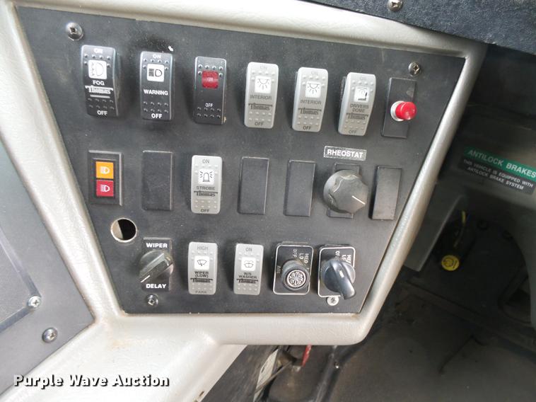 image for item DC3763 2001 Freightliner FS65 Thomas Built school bus