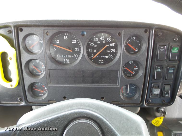 image for item DC3763 2001 Freightliner FS65 Thomas Built school bus