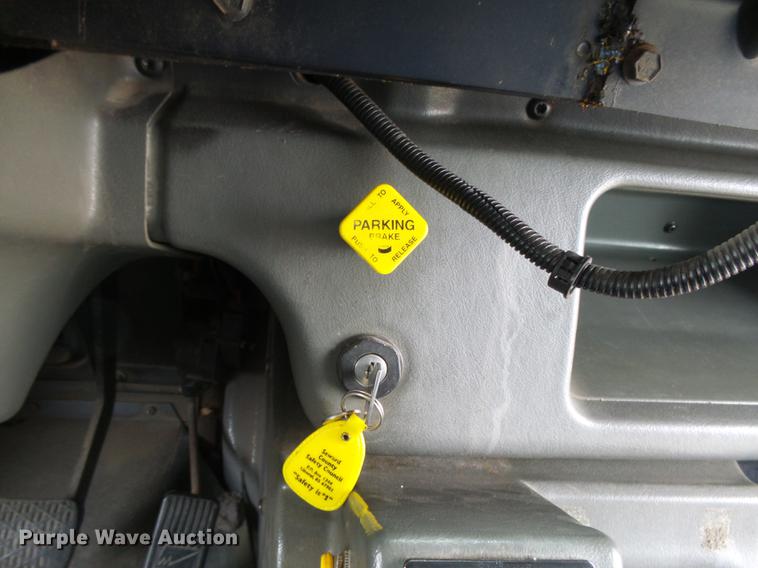 image for item DC3763 2001 Freightliner FS65 Thomas Built school bus