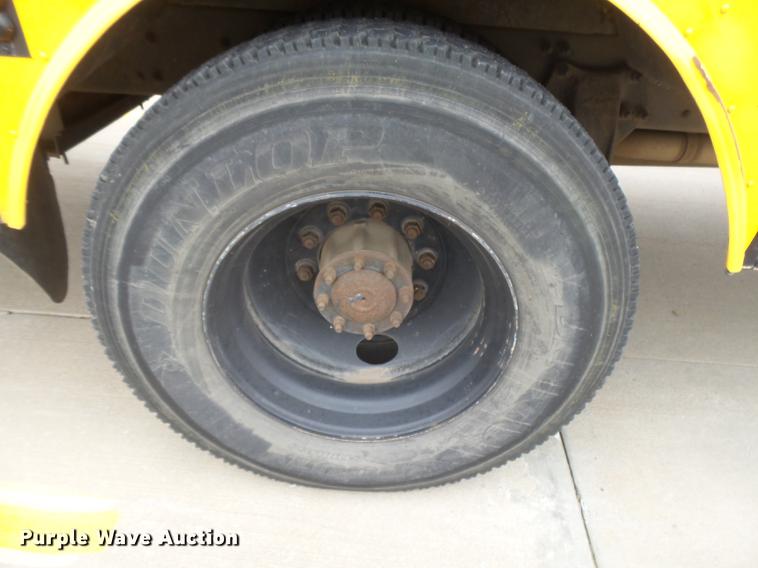 image for item DC3763 2001 Freightliner FS65 Thomas Built school bus