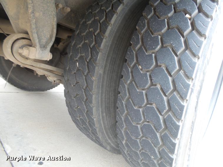 image for item DC3763 2001 Freightliner FS65 Thomas Built school bus