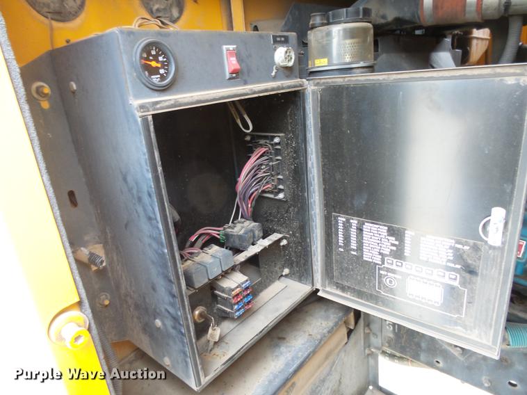 image for item DC3764 1999 International Am Tran school bus