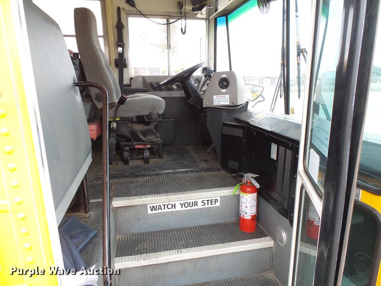 image for item DC3764 1999 International Am Tran school bus