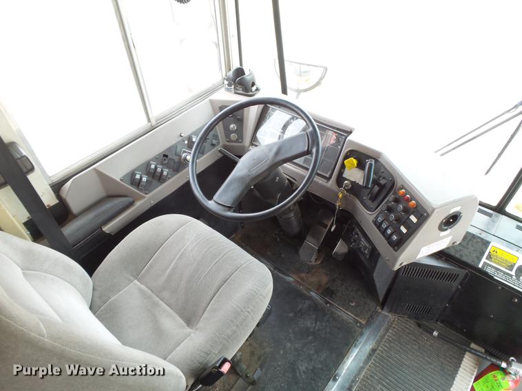 image for item DC3764 1999 International Am Tran school bus