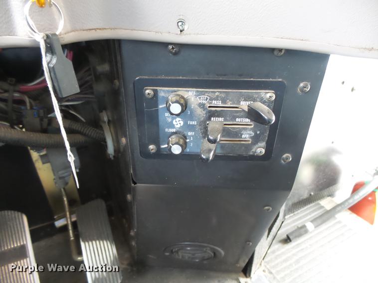 image for item DC3764 1999 International Am Tran school bus