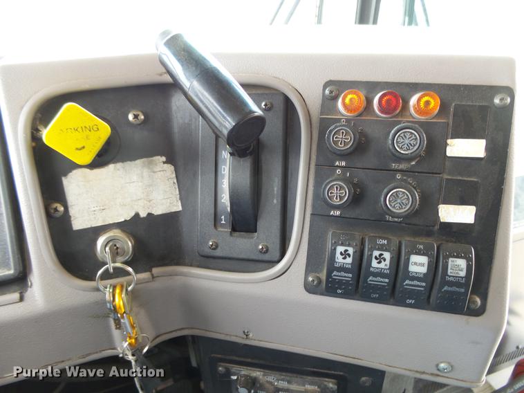 image for item DC3764 1999 International Am Tran school bus