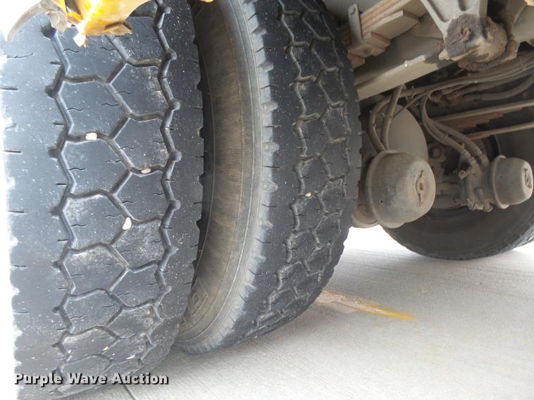 image for item DC3764 1999 International Am Tran school bus