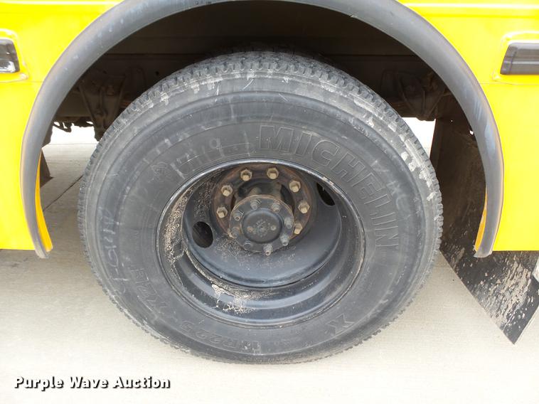 image for item DC3764 1999 International Am Tran school bus