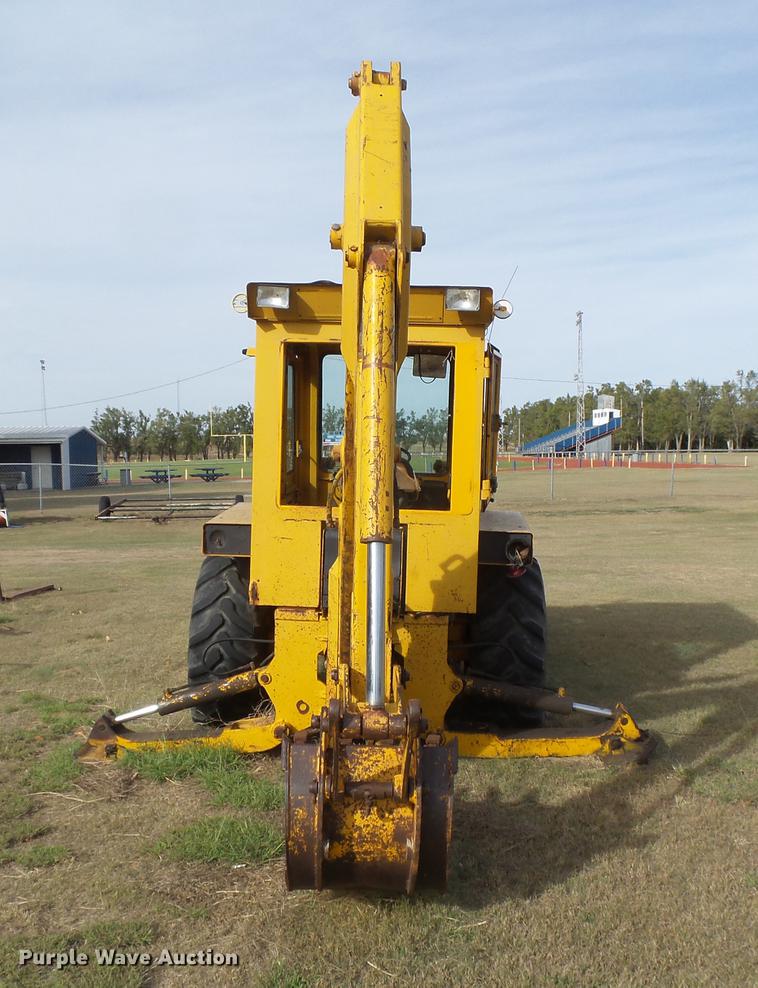 image for item DC3781 1980 John Deere 310A backhoe