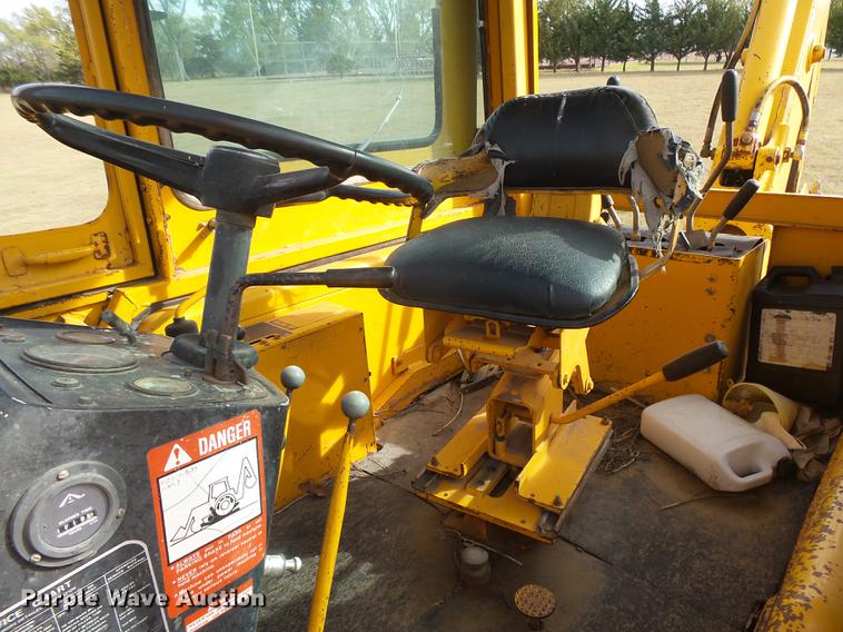 image for item DC3781 1980 John Deere 310A backhoe