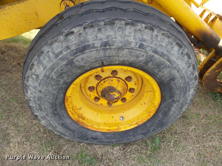 image for item DC3781 1980 John Deere 310A backhoe