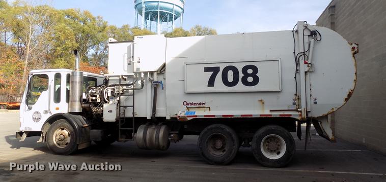 image for item DC4752 2007 American Lafrance Condor refuse truck