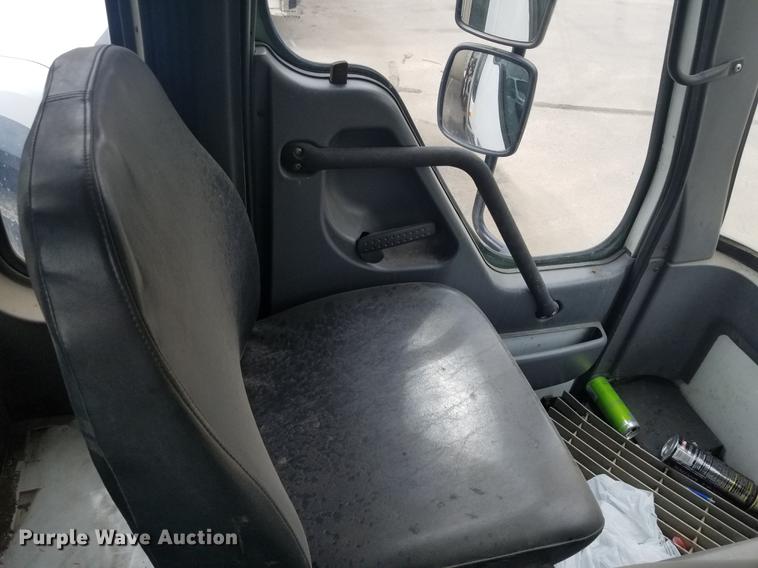 image for item DC4752 2007 American Lafrance Condor refuse truck