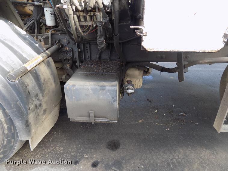 image for item DC4752 2007 American Lafrance Condor refuse truck