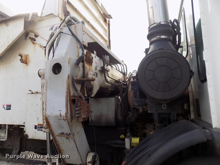 image for item DC4752 2007 American Lafrance Condor refuse truck