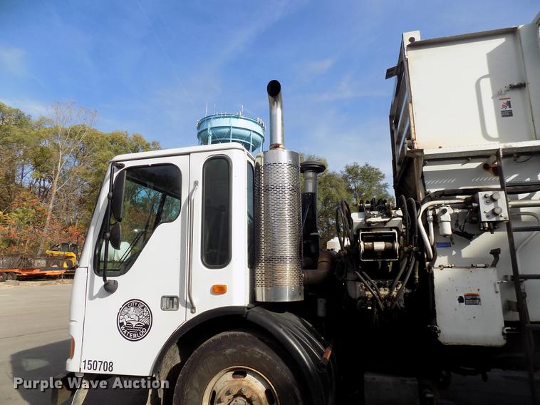 image for item DC4752 2007 American Lafrance Condor refuse truck