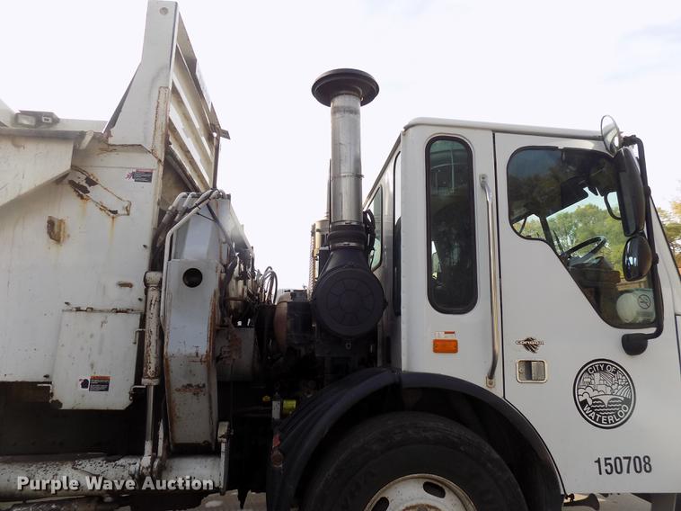 image for item DC4752 2007 American Lafrance Condor refuse truck