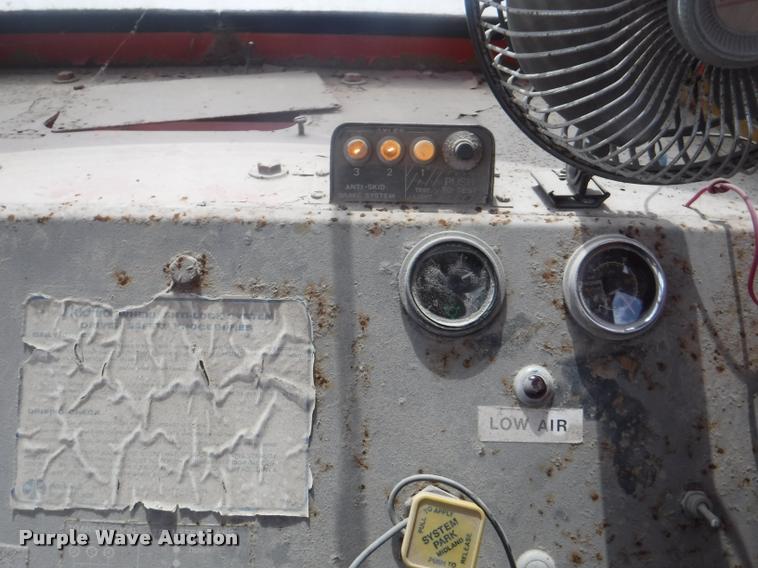 image for item DC5443 1976 Bantam T-350A truck crane