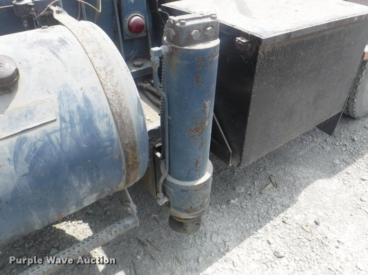 image for item DC5443 1976 Bantam T-350A truck crane