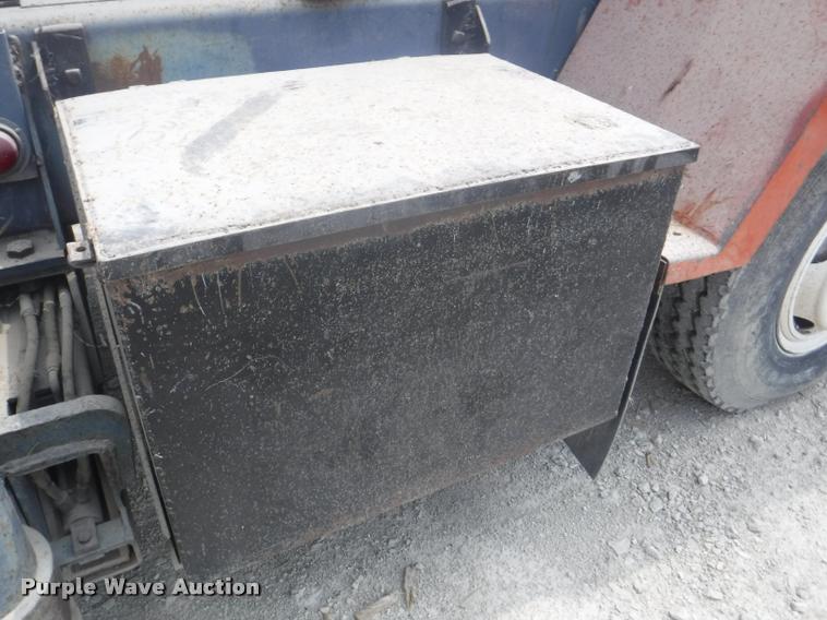 image for item DC5443 1976 Bantam T-350A truck crane