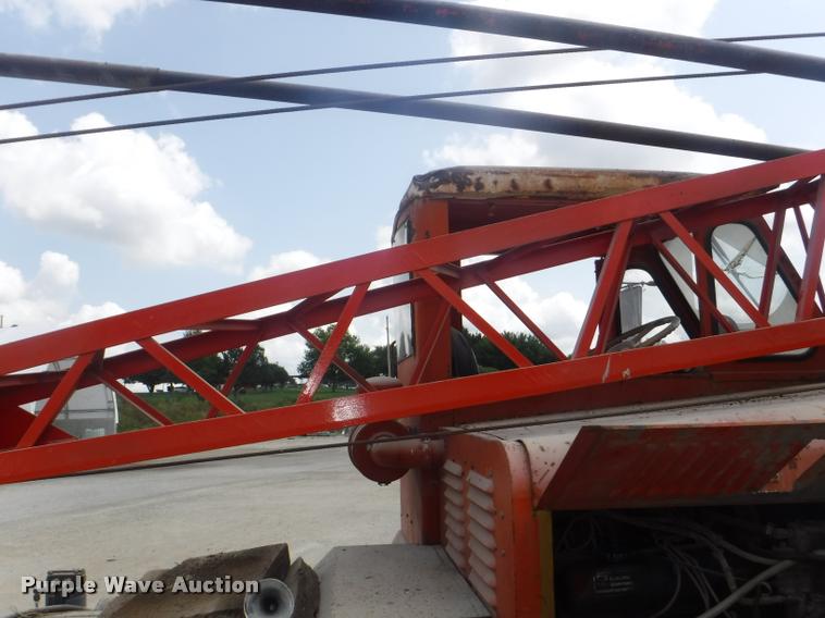 image for item DC5443 1976 Bantam T-350A truck crane