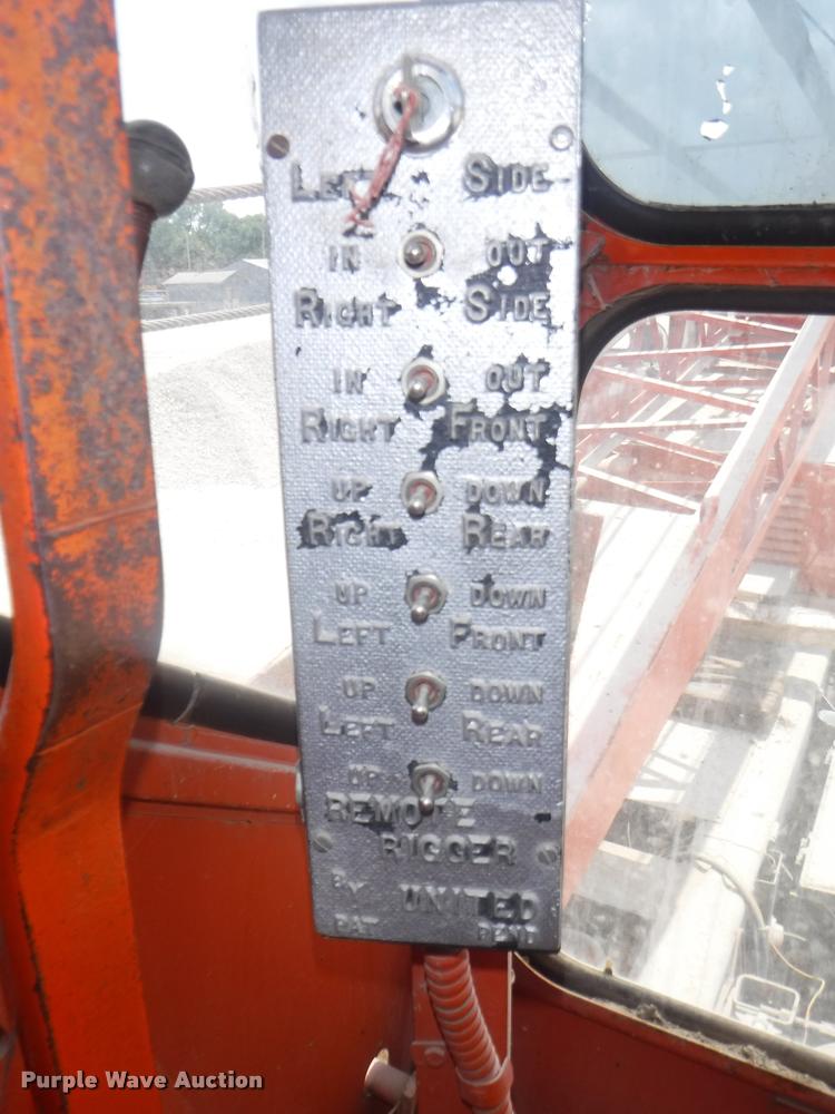 image for item DC5443 1976 Bantam T-350A truck crane