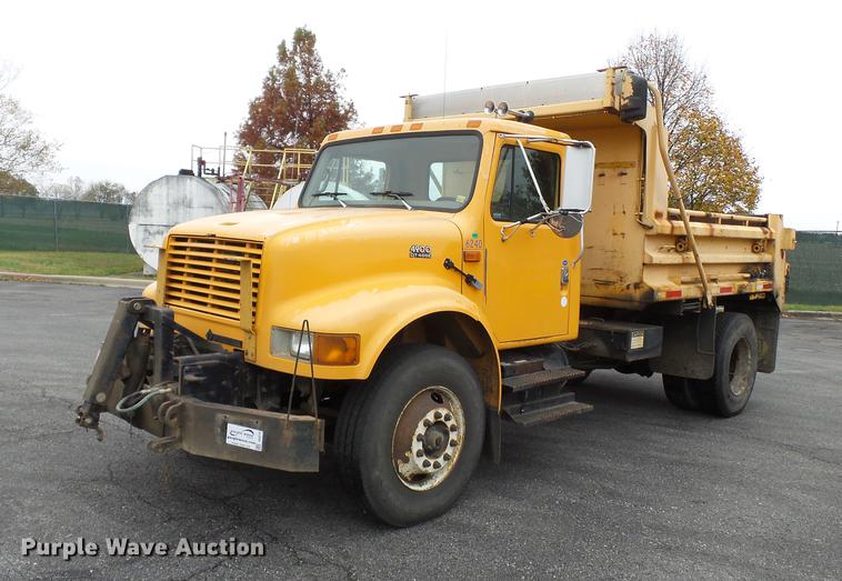 image for item DC6776 2000 International 4900 dump truck