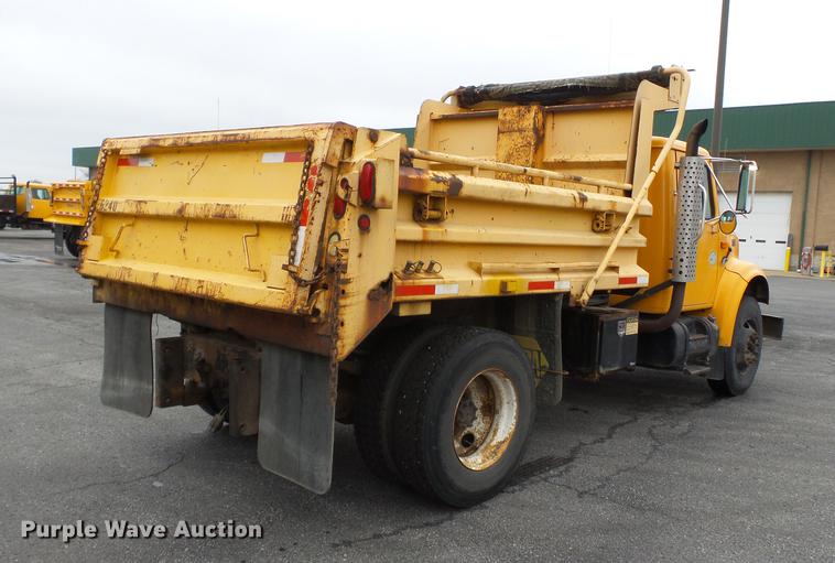 image for item DC6776 2000 International 4900 dump truck